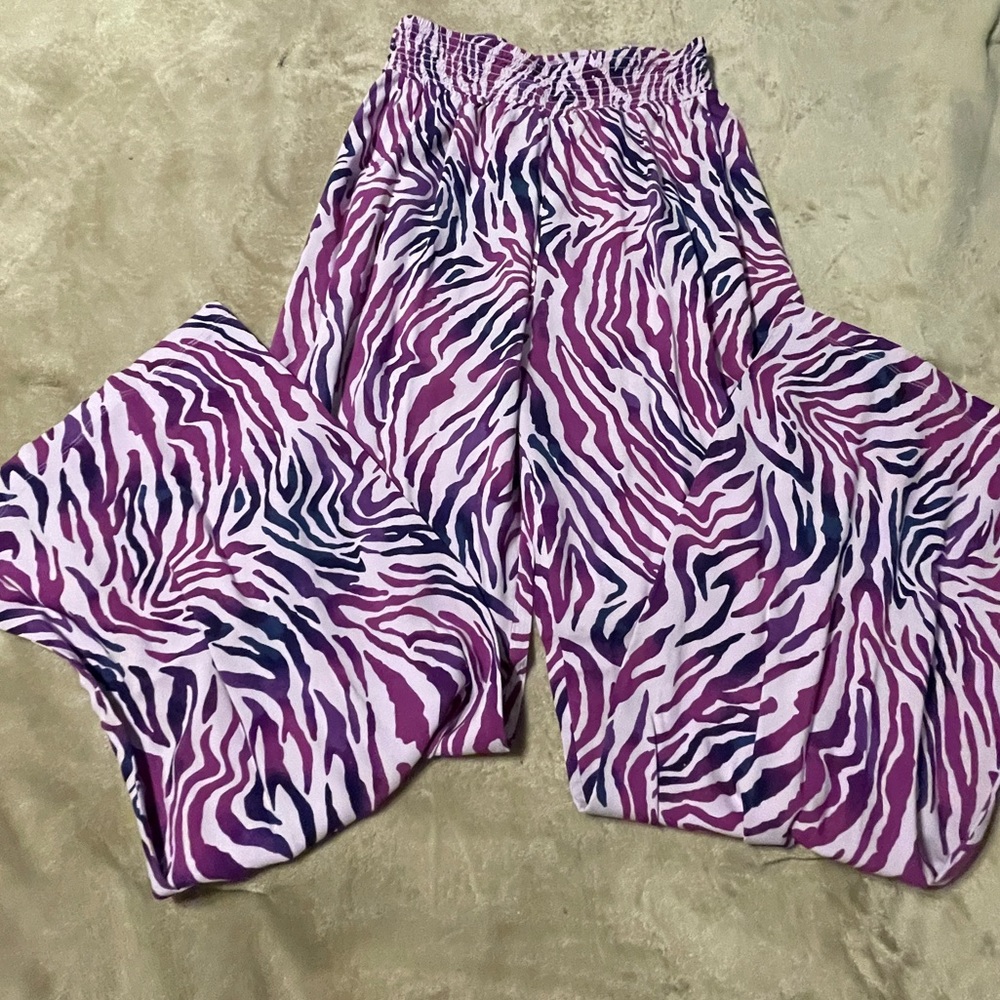Two Piece Set - Picture 5 of 6